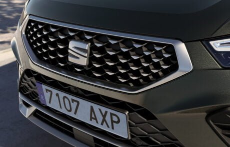 seat-ateca-dark-camouflage-colour-front-grill